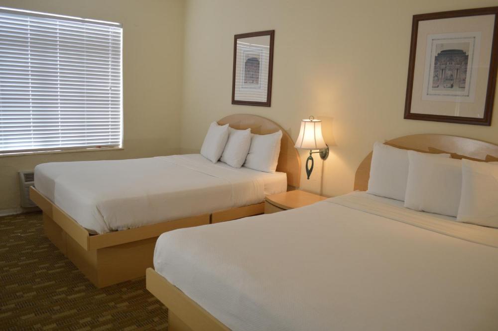 Deluxe Queen Room with Two Queen Beds interior